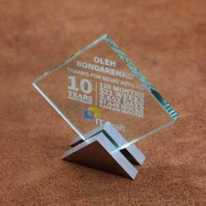 Нагорода скляна з металом для IT-сфери 12x12см АРТПРИЗ GL-23