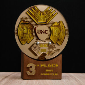 Приз Абсолютный Чемпион  UNC 3 место Вісота 16см.