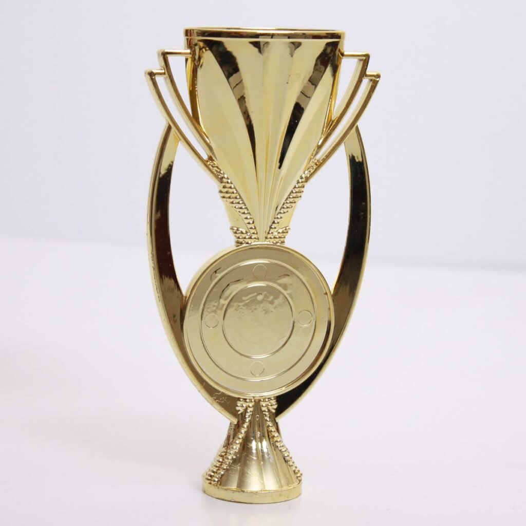 Фігурка ТРИМАЧ-КУБОК із жетоном 50мм h16см