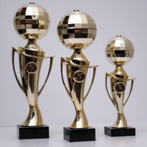 Кубок пластиковий з кулею 5079В h32см