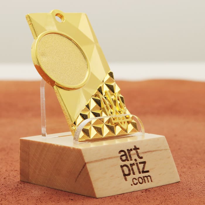 Медаль МА088 Gold прямокутна з гербом України місце під Жетон D25мм (65*40мм)