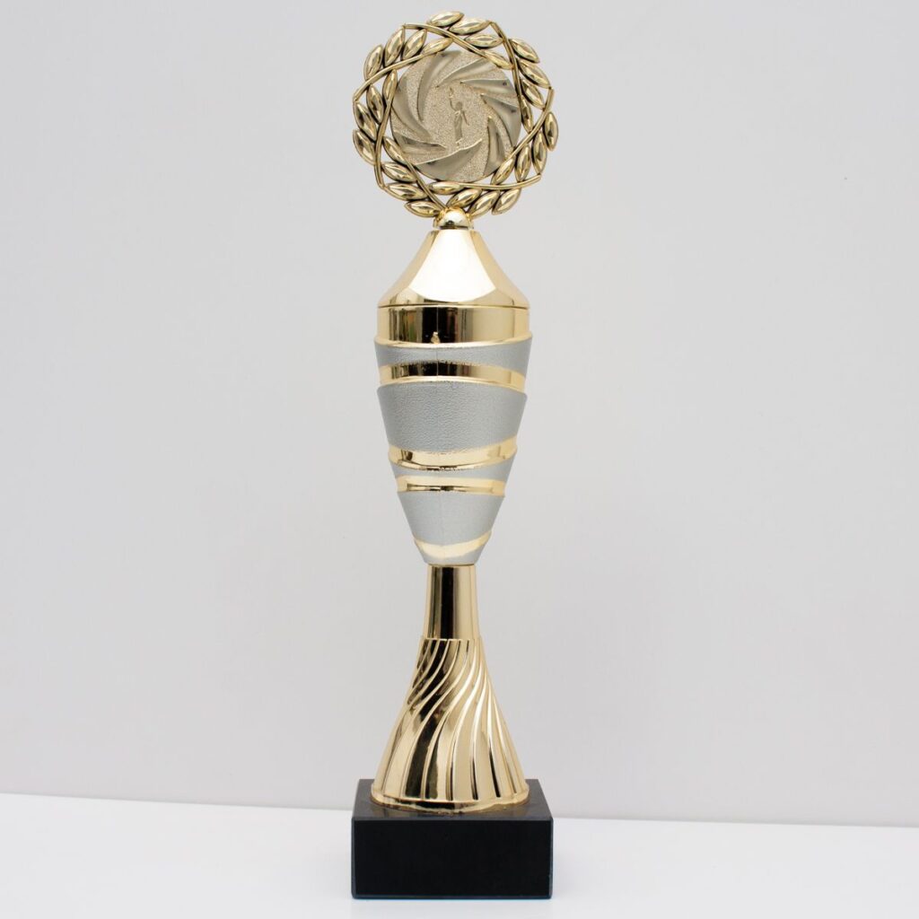 Стема нагородна Фаворит А жетон D50мм основа мармур h33см