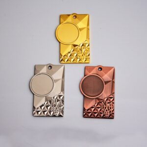 Медаль МА088 золото зі стрічкою прямокутна з гербом України Жетон D25мм (65*40мм)