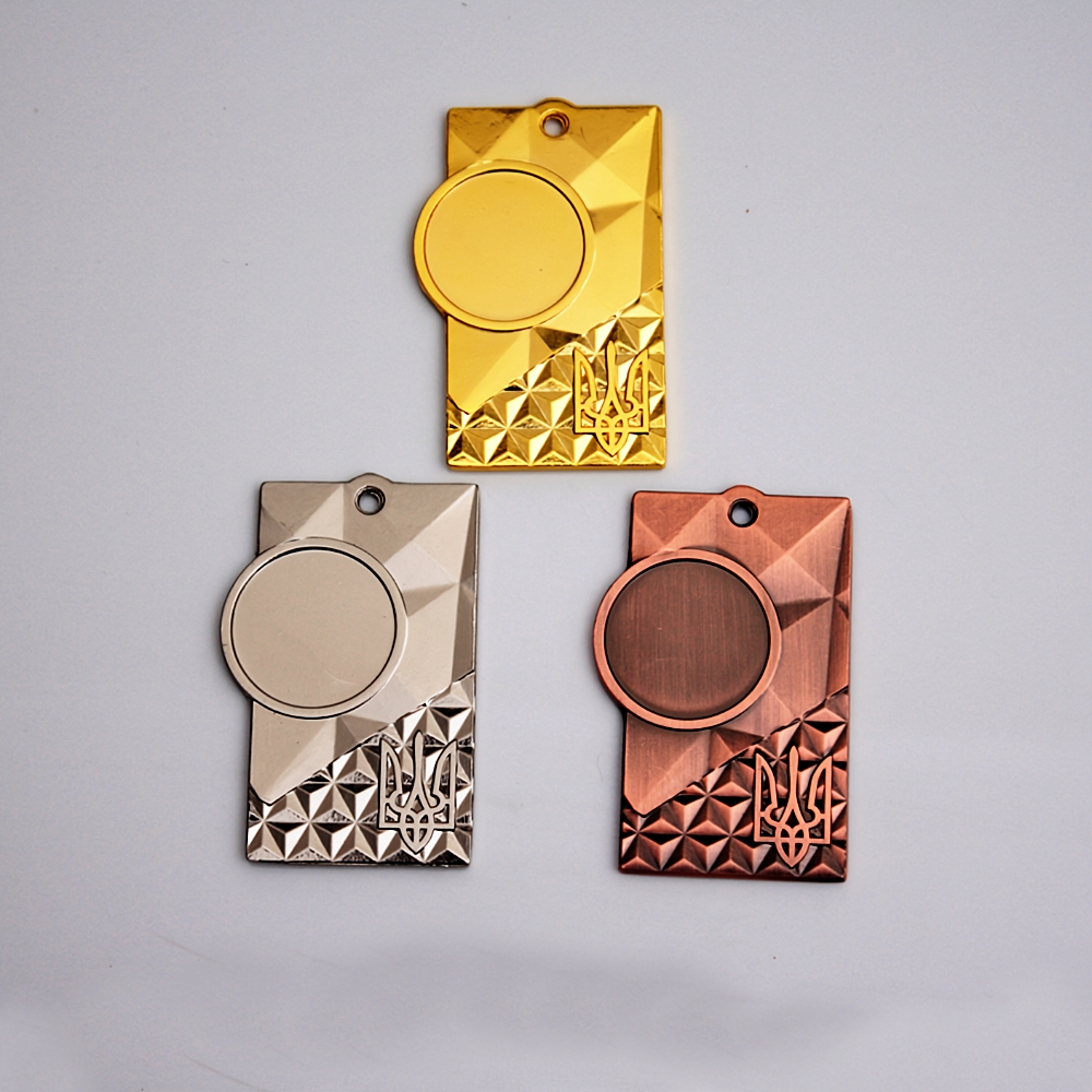 Медаль МА088 золото зі стрічкою прямокутна з гербом України Жетон D25мм (65*40мм)