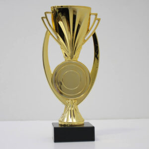 Статуетка Тримач-Кубок із жетоном 50мм h18см