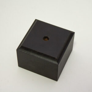 Основание деревянное с фаской 75*75*40 мм