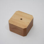 Основание деревянное светлое срезанный угол 75*75*40 мм