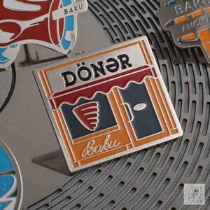 Индивидуальные значки для промо-акций: яркий штрих в вашей маркетинговой кампании 1 Значок металевий прямокутний BAKU