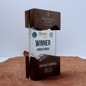 Нагорода зі скла та дерева GOLF KEMPINSKI  Висота 20см PAD2040
