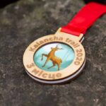 Медаль акрилова з деревом KALANCHA Розмір 75*85мм MAD75