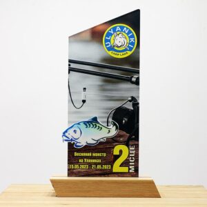 Приз акриловий Спортивна риболовля Коропа ULYANIKI Імісце18x45см АРТПРИЗ PASR45