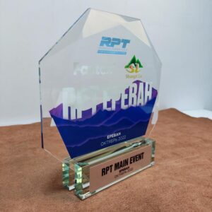 Нагорода зі скла Покер h20см NIS20