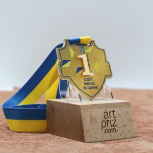 Медаль металева у формі щита за перше місце Золото у національному стилі 75x75мм АРТПРИЗ 1048MZ3