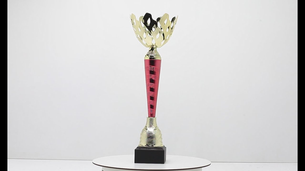 Кубок K5056В універсальний високий кубок сучасного дизайну с жетоном D25мм h37см