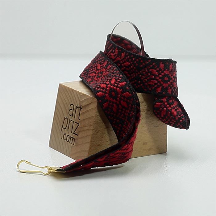 Стрічка червоно-чорна орнамент для медалей з затиском і карабіном 20мм OBR20