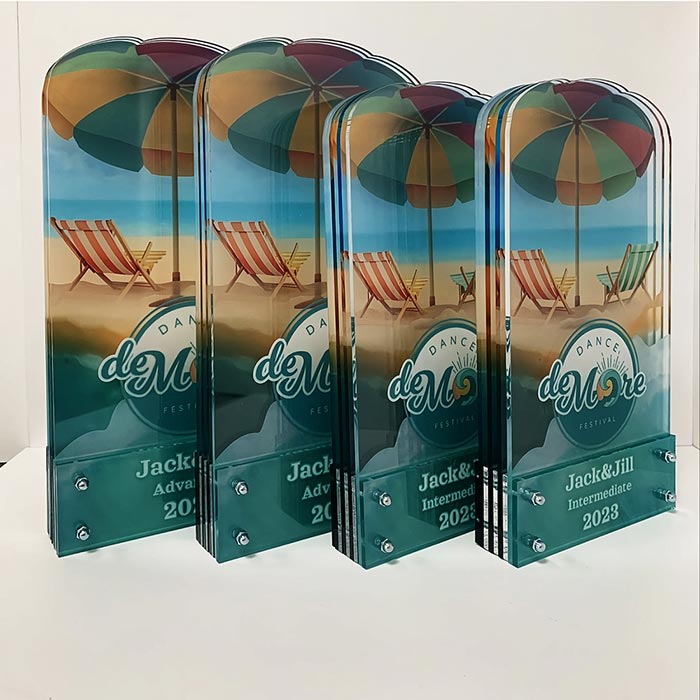 Нагорода акрилова багатошарова для Фестивалю De More 230x120 АРТПРИЗ 2818N3