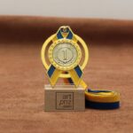 Медаль MA5012 Золото зі стрічкою D65мм та жетоном D25