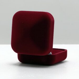 Футляр для нагороди, для прикрас оксамитовий 65x65x44MM Бордовий 362 Bordo