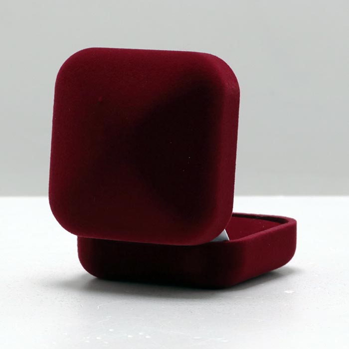 Футляр для нагороди, для прикрас оксамитовий 65x65x44MM Бордовий 362 Bordo