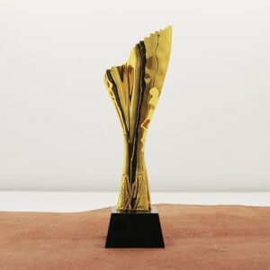 Статуетка "Грація" на скляній основі 28х8см TC-A095