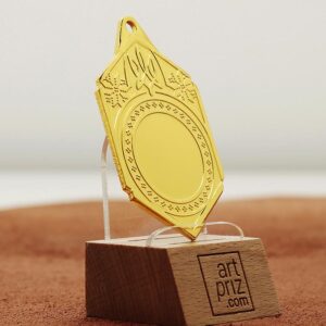 Медаль МА095 Золото прямокутна з гербом України місце під Жетон D25мм (65*40мм)