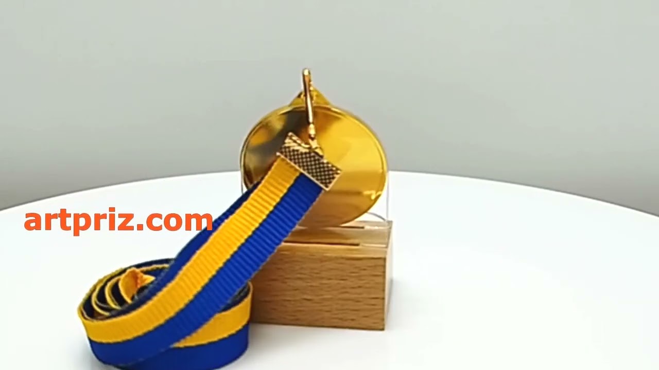 Медаль MA0240GL Золото зі стрічкою D40мм місце під жетон Д25мм