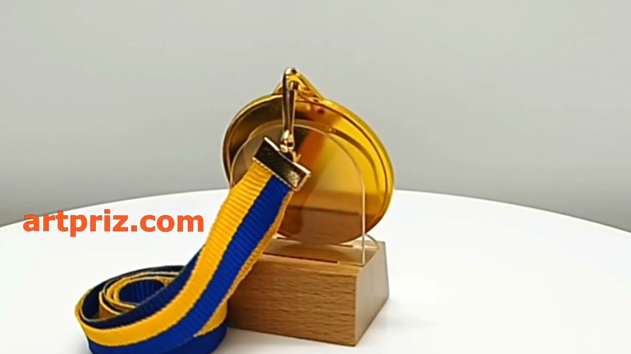 Медаль MA1550 Золото зі стрічкою D50мм місце під жетон Д25мм