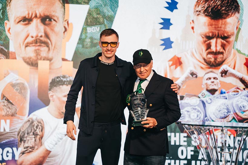 Всегда приятно быть частью исторических событий - награды от Усика Александра