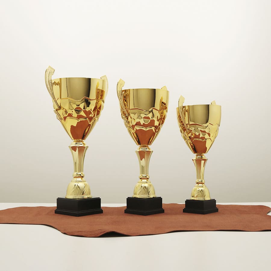 Кубок нагородний K6050B Чаша D18см Висота 47см