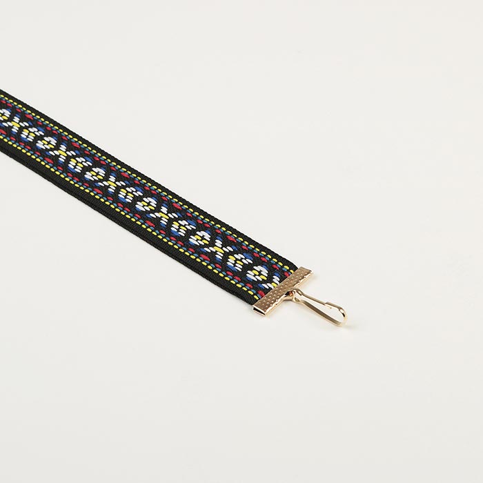 Стрічка ткана орнамент чорна, з затискачем і карабіном 23 мм ST23O