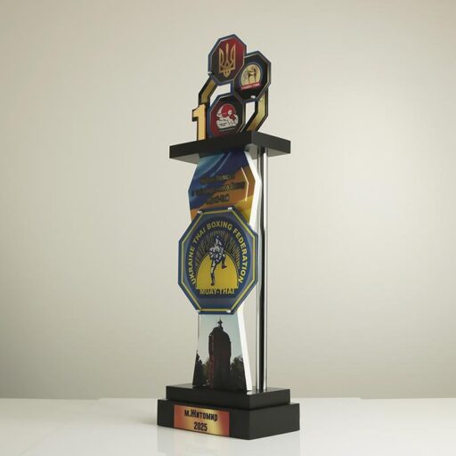 Кубок на колонах з таїландського боксу (Муей-Тай) h60см Артприз 3113-5