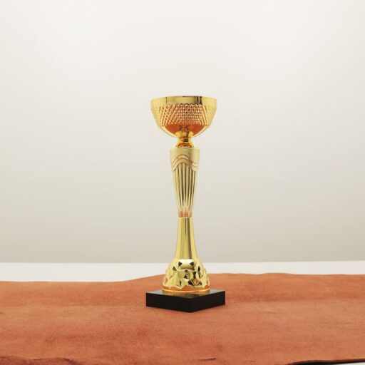 Кубок нагородний K5099A золотий на дерев’яній основі H34см, чаша D12см