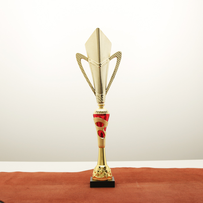 Кубок нагородний K5103B золото-червоний з ручками на дерев’яній основі H49см