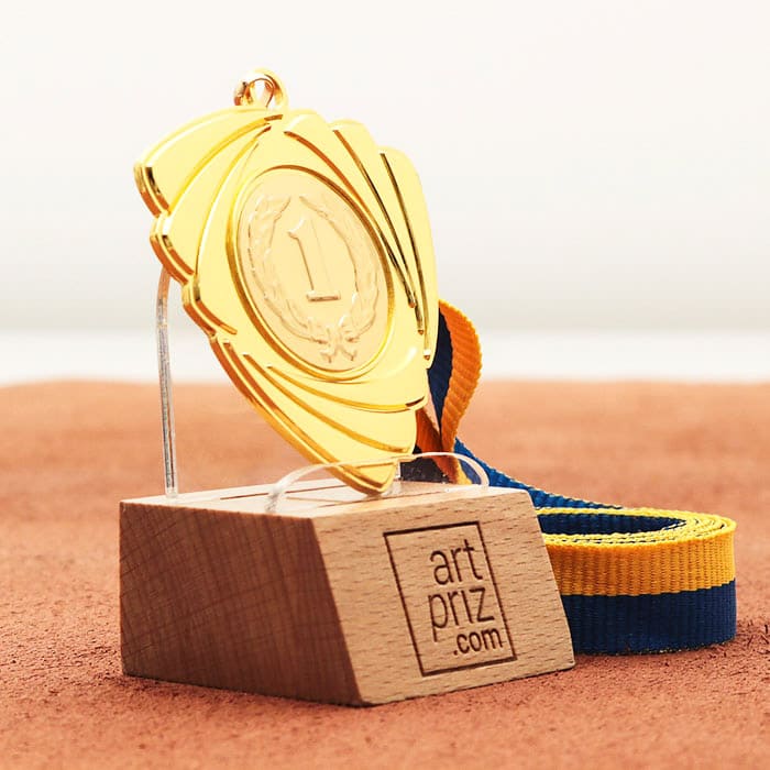 Медаль МА5016 Золото зі стрічкою D50мм з жетоном D25мм