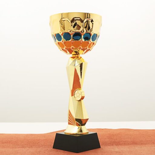 Кубок нагородний K5122C золотий на дерев’яній основі H31см, чаша D12см