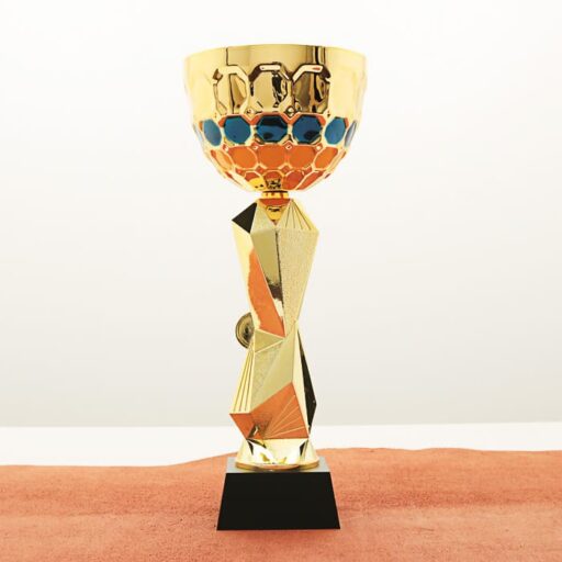 Кубок нагородний K5122C золотий на дерев’яній основі H31см, чаша D12см