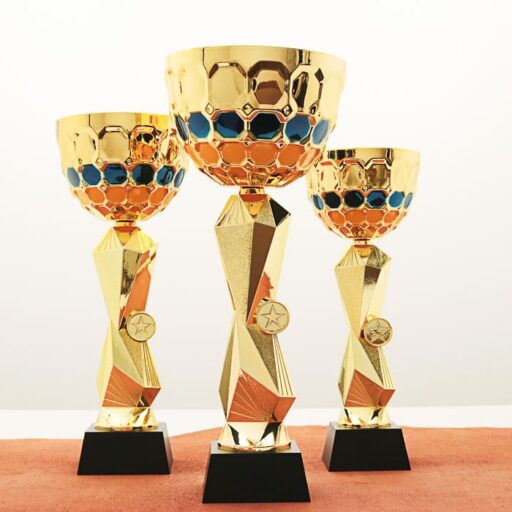 Кубки с патриотической украинской символикой для проведения региональных соревнований