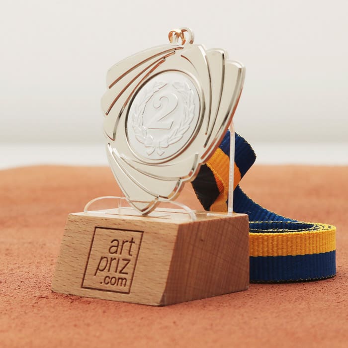 Медаль МА5016 Cрібло зі стрічкою D50мм з жетоном D25мм