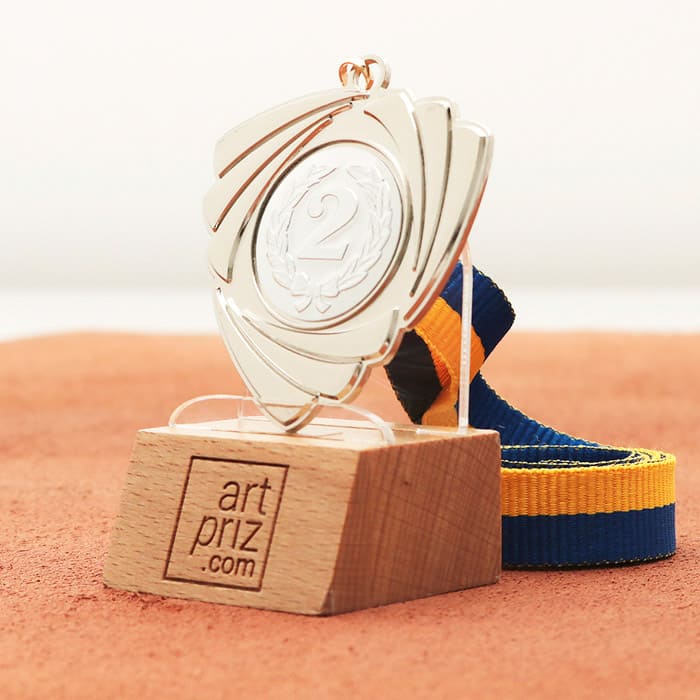 Медаль МА5016 Cрібло зі стрічкою D50мм з жетоном D25мм