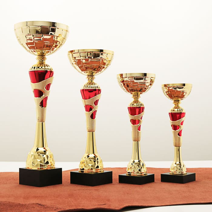 Кубок нагородний K5105A золотий на дерев’яній основі H39см, чаша D14см