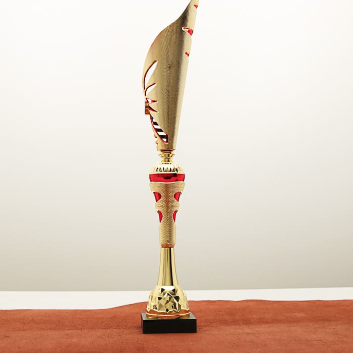 Кубок нагородний K5102C золотий на дерев’яній основі H45см