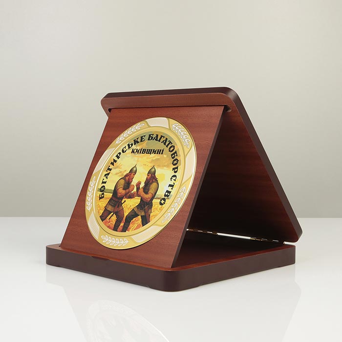 Приз нагородний 21х22х20см з металевою тарілкою Д20 см Артприз TRNK20