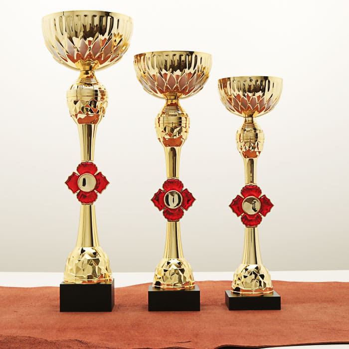 Кубок нагородний K6140B золотий на дерев’яній основі H38см, чаша D12см