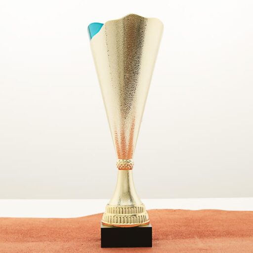 Кубок нагородний K5100B золотий на дерев’яній основі H34см