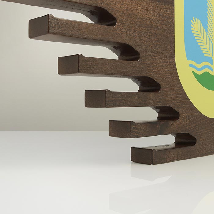 Медальниця дерев'яна з буку 65х32см Артприз 9088-5