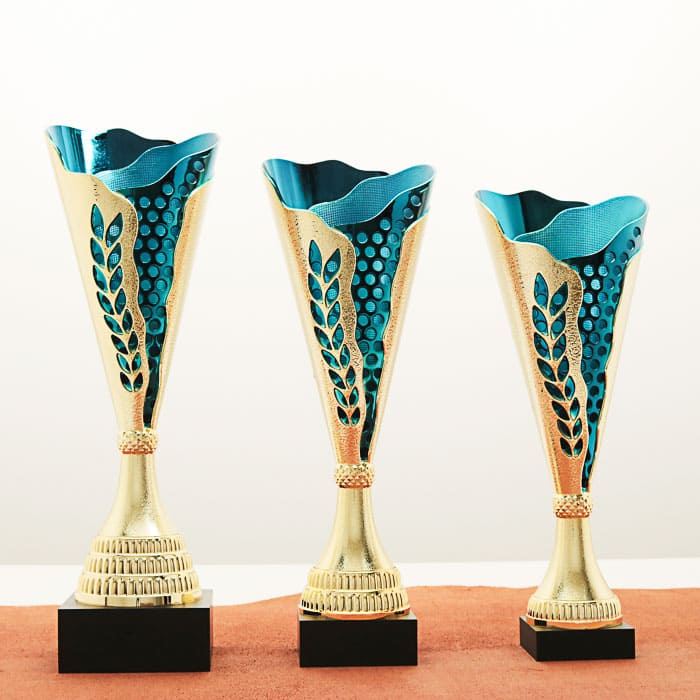 Кубок нагородний K5100C золотий на дерев’яній основі H32см