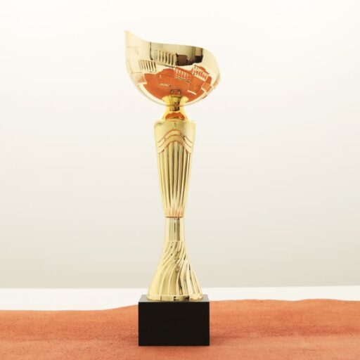 Кубок нагородний K5130C золотий на дерев’яній основі H22см, чаша D8см