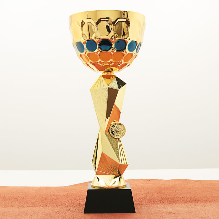 Кубок нагородний K5122A золотий на дерев’яній основі H38см, чаша D16см