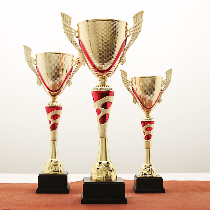 Кубок нагородний K5106A золотий на дерев’яній основі H53см, чаша D14см