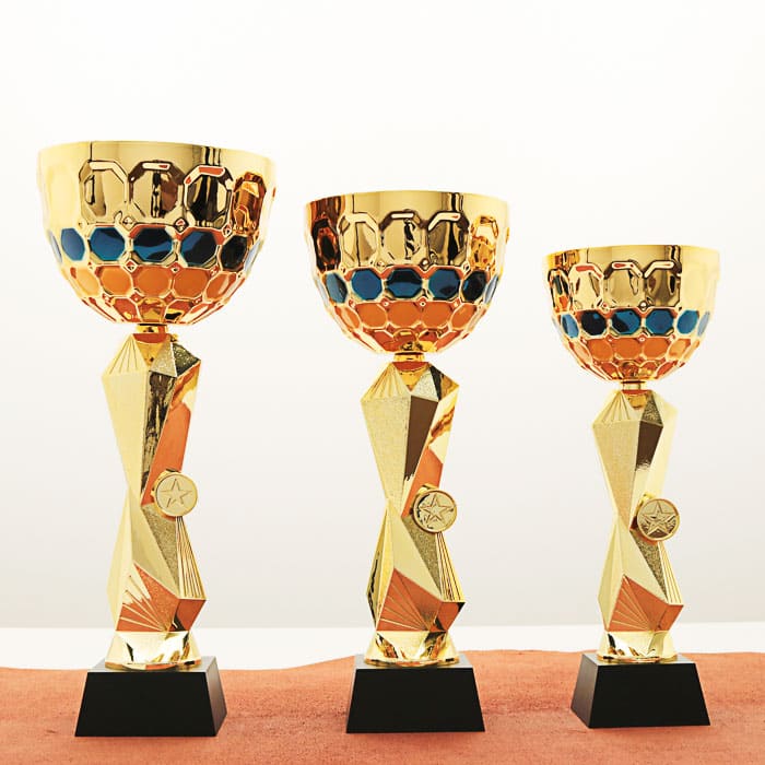 Кубок нагородний K5122B золотий на дерев’яній основі H35см, чаша D14см